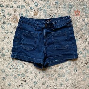 Universal Threads mid rise jean shorts
